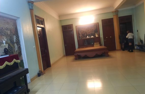 Cho thuê toà nhà 3 tầng 1 hầm, mỗi sàn diện tich 500m, mặt tiền 20m